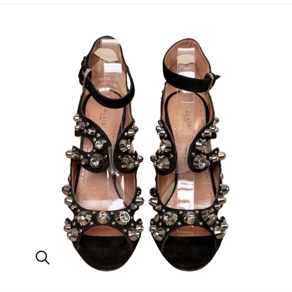 AlaïaAlaïa Elaborately decorated ankle sandals with studs